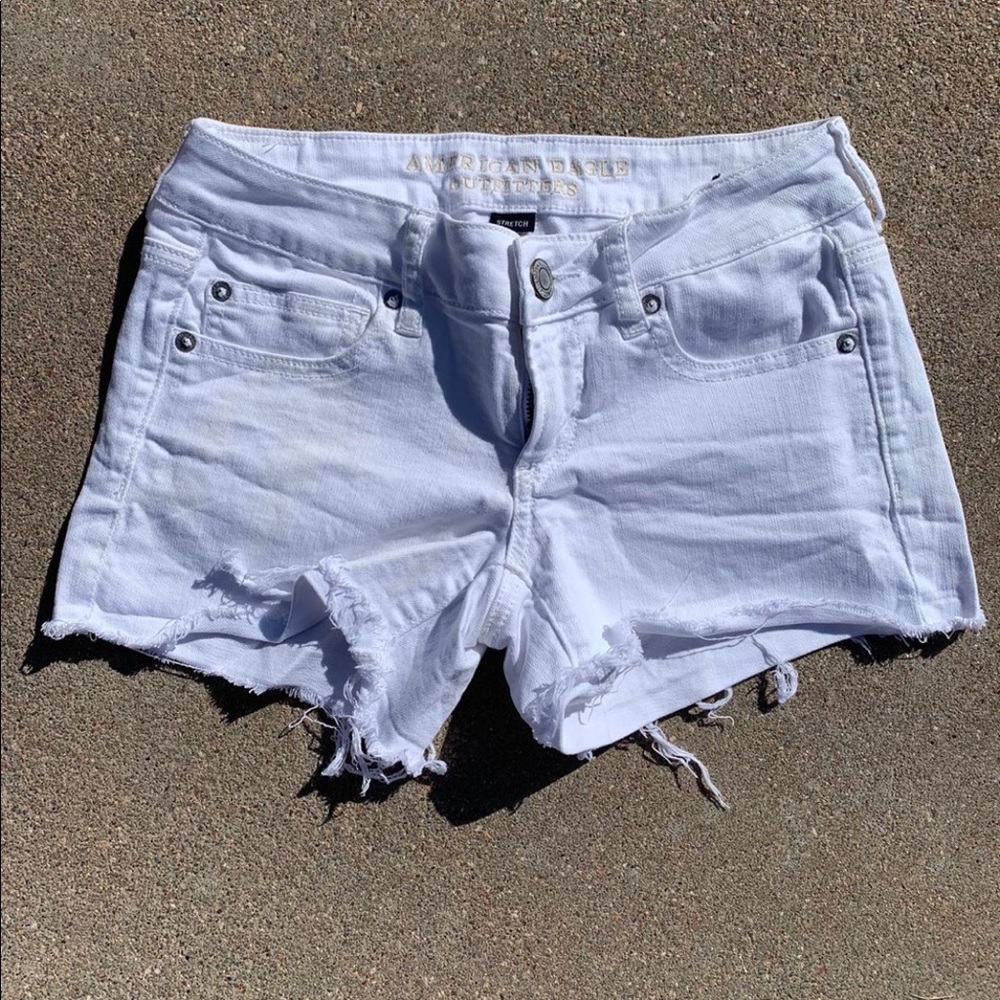 American Eagle white shorts
